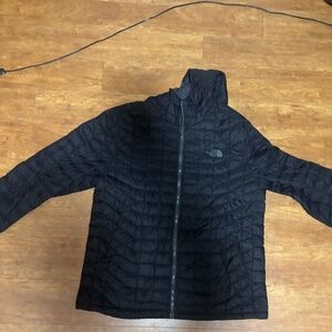 North face black puffer (hooded) - large